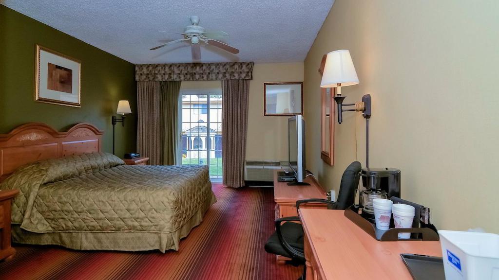 Rodeway Inn Huntington Station - Melville Exteriör bild